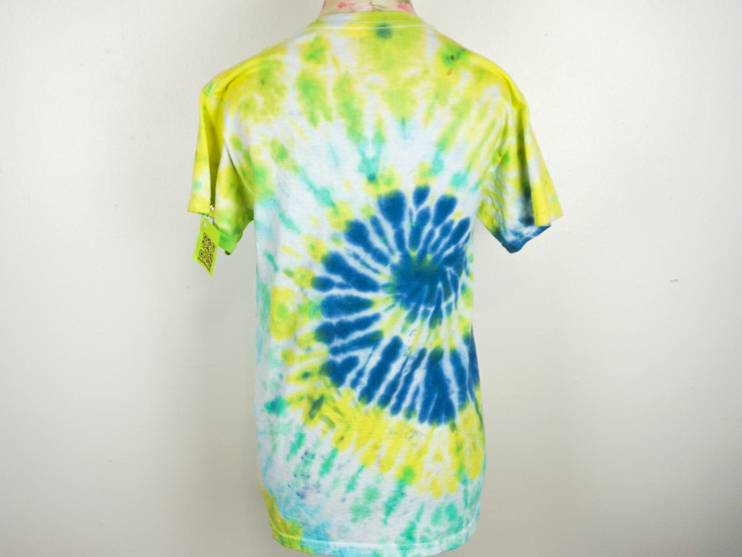 Blue Yellow Tie Dye Shirt T Shirt  Small