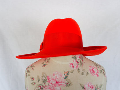 Red Feather Hat, Dandy Gentleman 21"